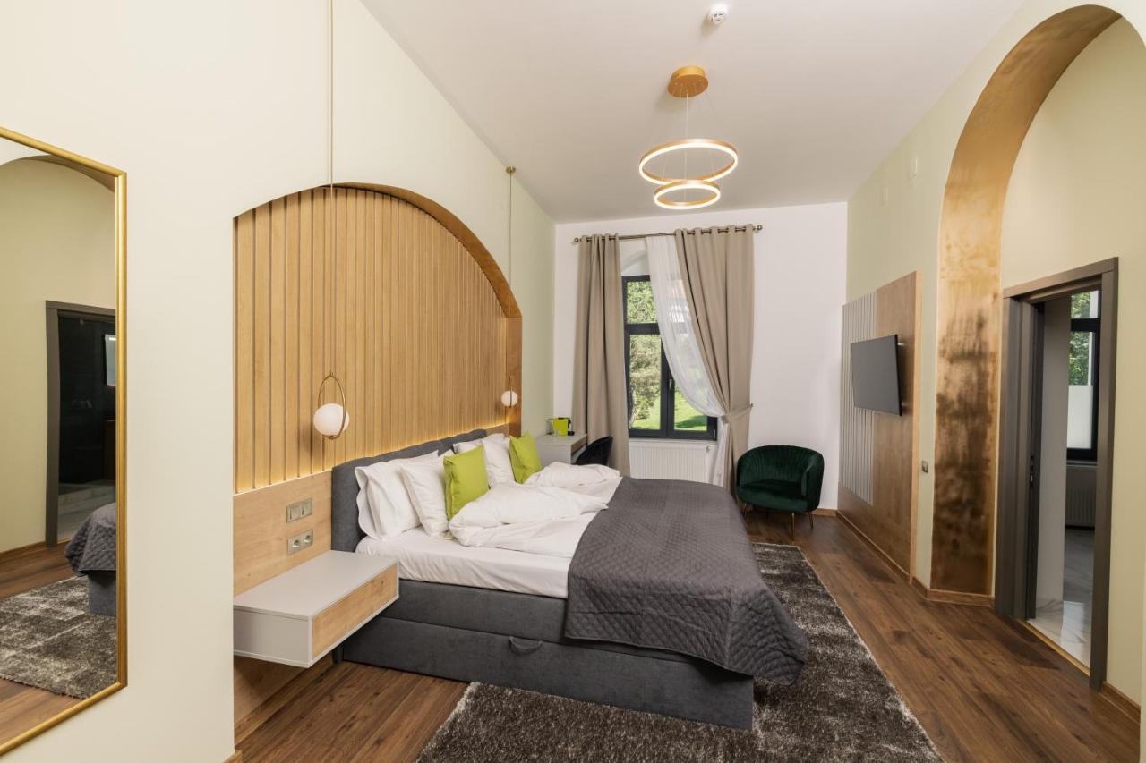 Haller Boutique Târgu-Mureş Buitenkant foto