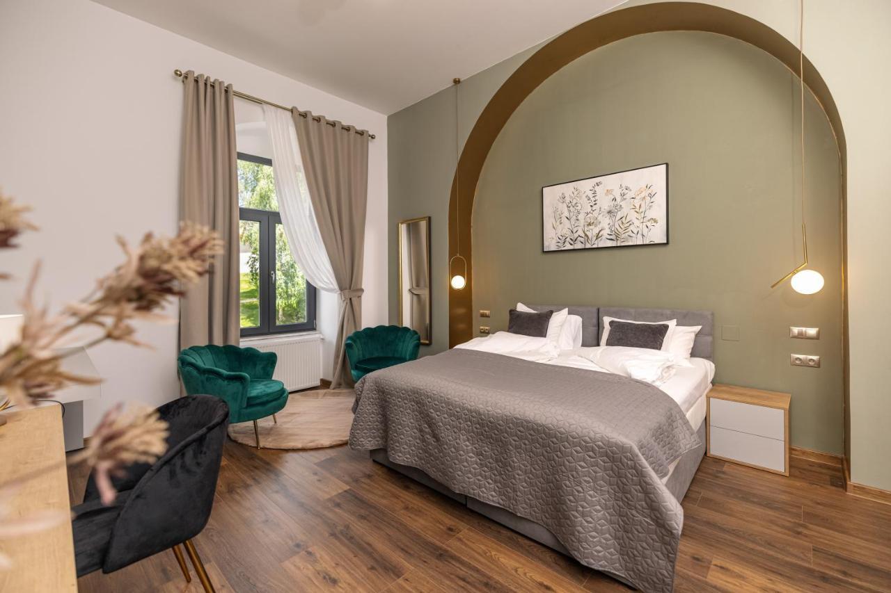 Haller Boutique Târgu-Mureş Buitenkant foto