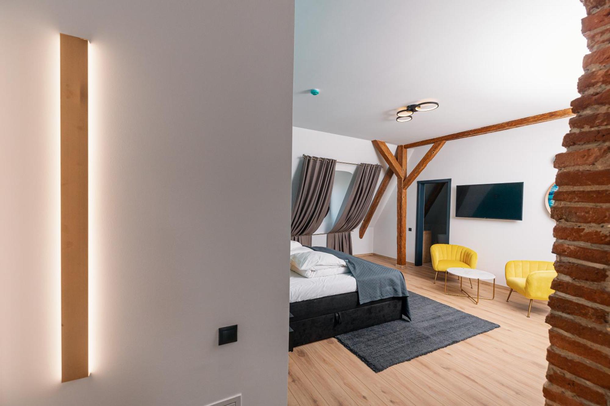 Haller Boutique Târgu-Mureş Kamer foto